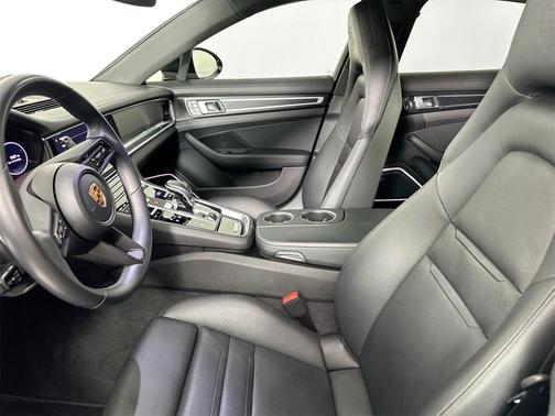 2023 Porsche Panamera Platinum Edition