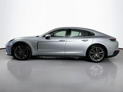 2025 Porsche Panamera 4