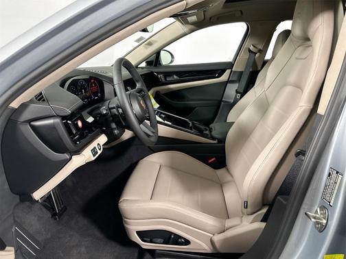 2025 Porsche Panamera 4