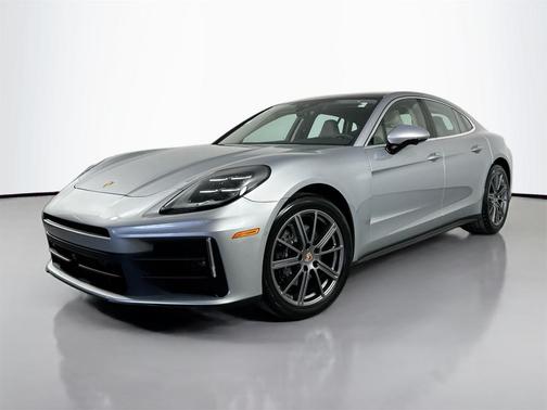 2025 Porsche Panamera 4