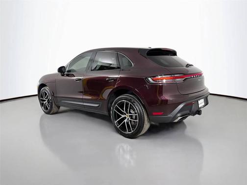 Copper Ruby Metallic 2026 Porsche Macan