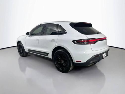 2022 Porsche Macan 