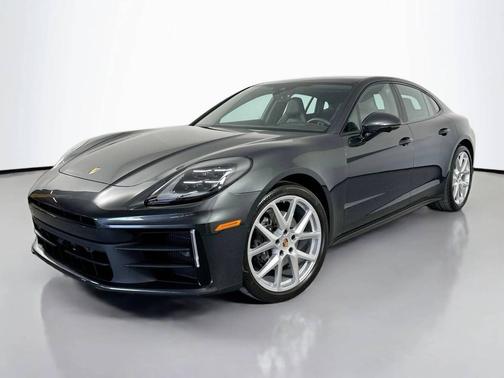 Volcano Grey Metallic 2025 Porsche Panamera