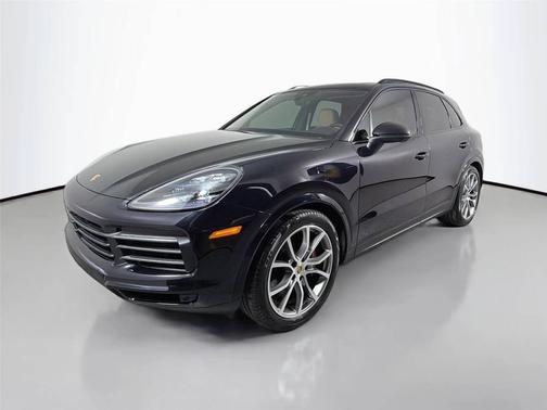 Jet Black Metallic 2022 Porsche Cayenne