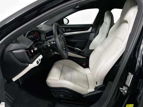 2026 Porsche Panamera 4
