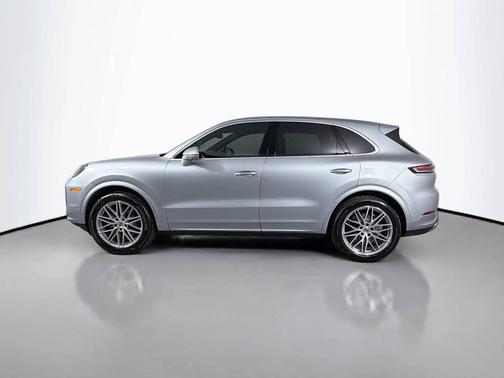Dolomite Silver Metallic 2026 Porsche Cayenne