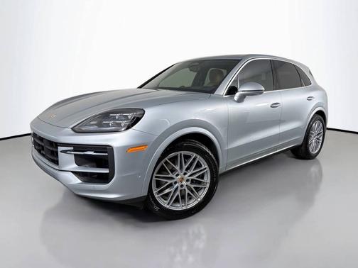 Dolomite Silver Metallic 2026 Porsche Cayenne