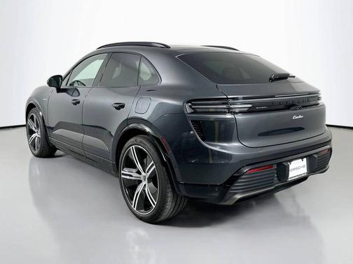 Vulcano Gray Metallic 2024 Porsche Macan