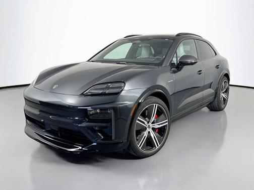 Vulcano Gray Metallic 2024 Porsche Macan