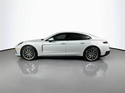 Ice Grey Metallic 2026 Porsche Panamera