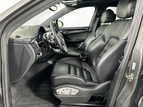 2018 Porsche Macan Turbo