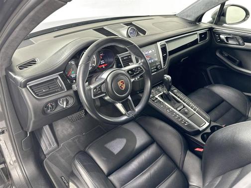 2018 Porsche Macan Turbo