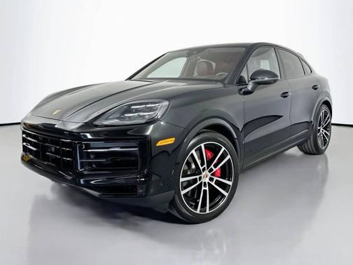 Chromite Black Metallic 2025 Porsche Cayenne