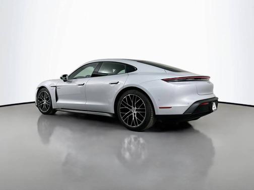 2025 Porsche Taycan 