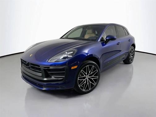Gentian Blue Metallic 2026 Porsche Macan