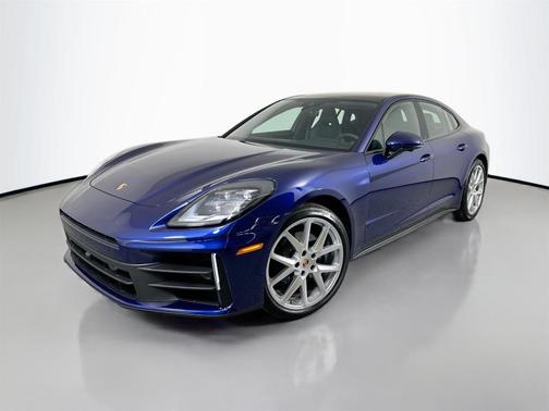 2026 Porsche Panamera 4