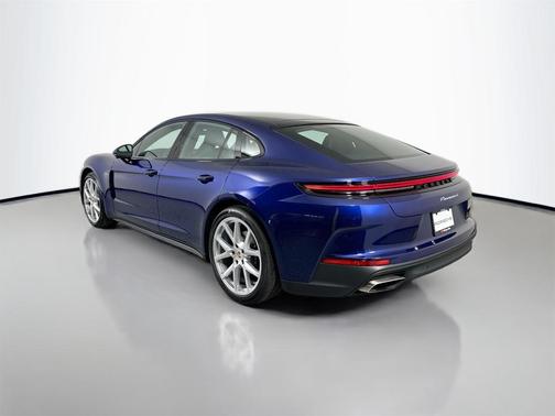 2026 Porsche Panamera 4
