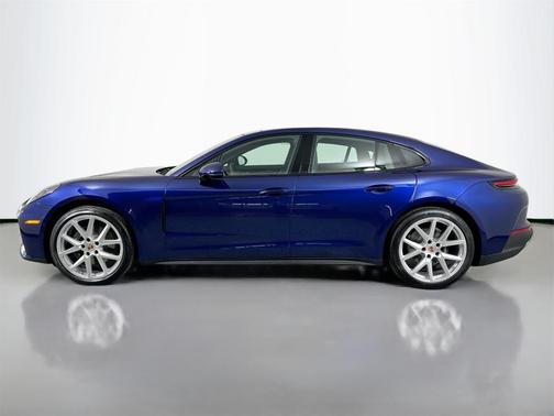 2026 Porsche Panamera 4