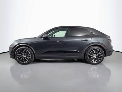 Volcano Grey Metallic 2025 Porsche Macan