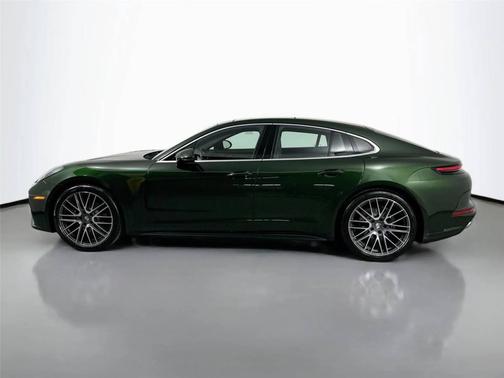 Oak Green Metallic Neo 2026 Porsche Panamera