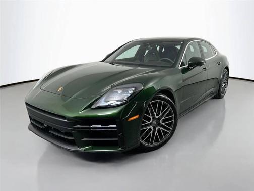 Oak Green Metallic Neo 2026 Porsche Panamera