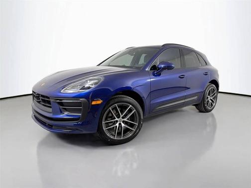 Gentian Blue Metallic 2026 Porsche Macan