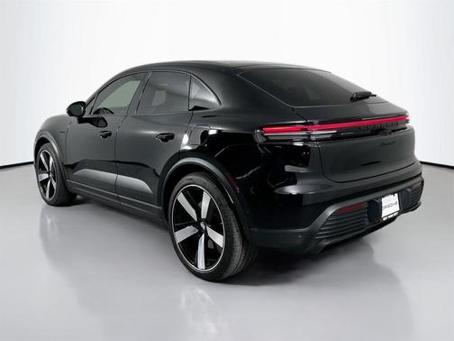 2024 Porsche Macan 4