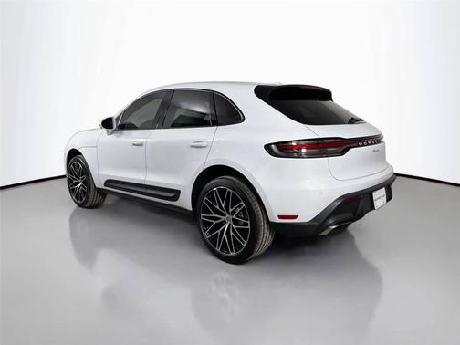 Carrara White Metallic 2026 Porsche Macan
