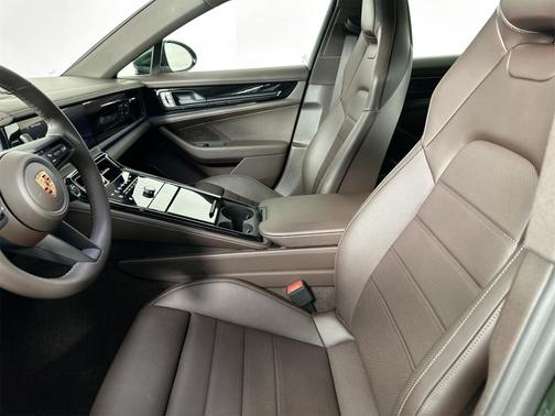 2026 Porsche Panamera 