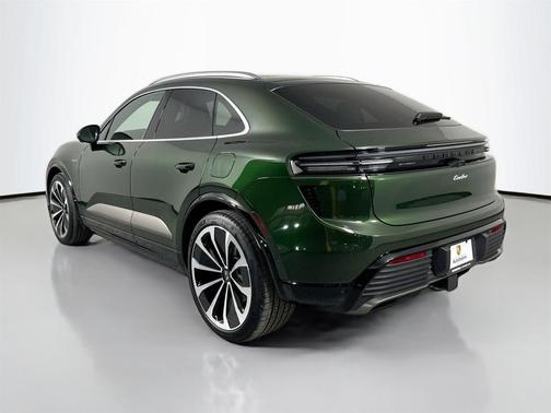 2024 Porsche Macan Turbo