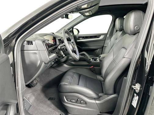 2025 Porsche Cayenne AWD