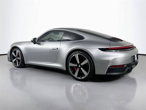 GT Silver Metallic 2026 Porsche 911