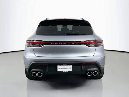 Dolomite Silver Metallic 2026 Porsche Macan