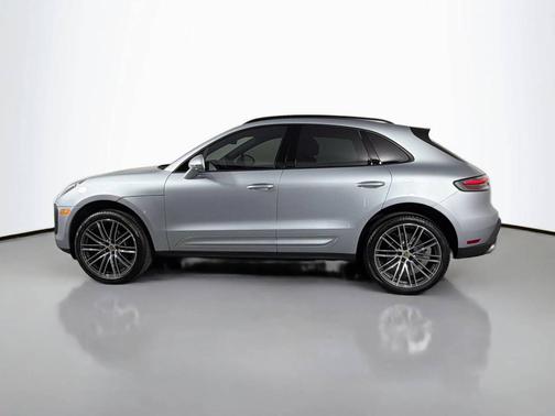 Dolomite Silver Metallic 2026 Porsche Macan