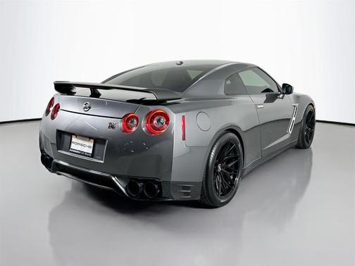 2015 Nissan GT-R Black Edition