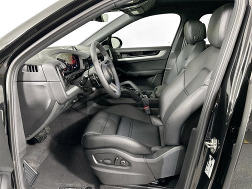 2025 Porsche Cayenne AWD