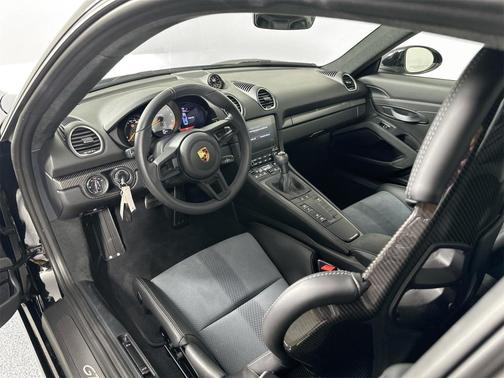 2023 Porsche 718 Cayman GT4 RS