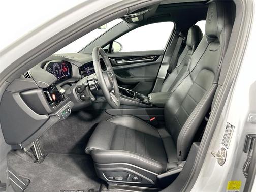 2025 Porsche Panamera 4