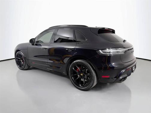 Jet Black Metallic 2023 Porsche Macan