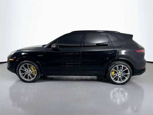 2023 Porsche Cayenne 