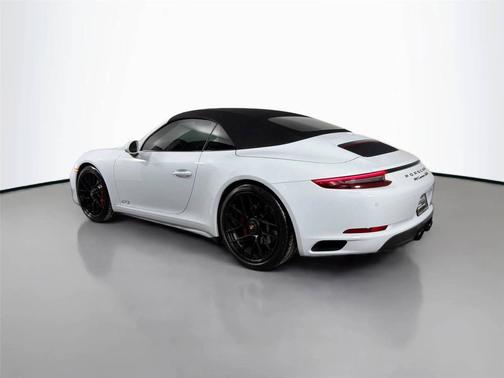 Carrara White Metallic 2018 Porsche 911