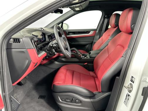 2026 Porsche Cayenne Base