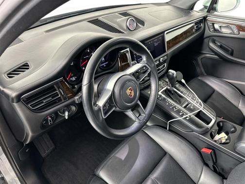 2020 Porsche Macan Base