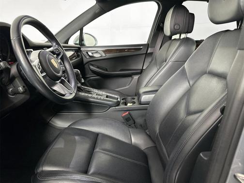 2020 Porsche Macan Base