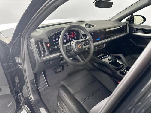 2025 Porsche Cayenne AWD