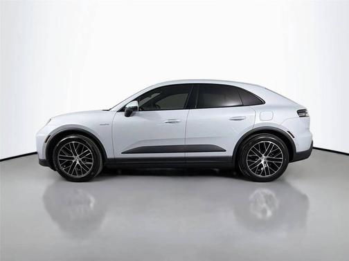 Ice Grey Metallic 2026 Porsche Macan