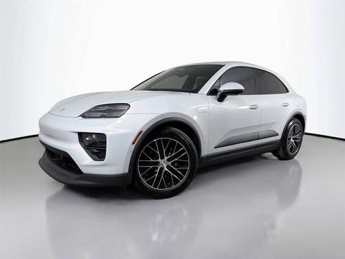 Ice Grey Metallic 2026 Porsche Macan