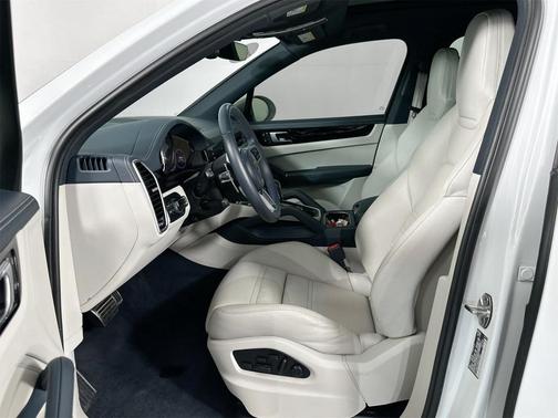 2022 Porsche Cayenne S