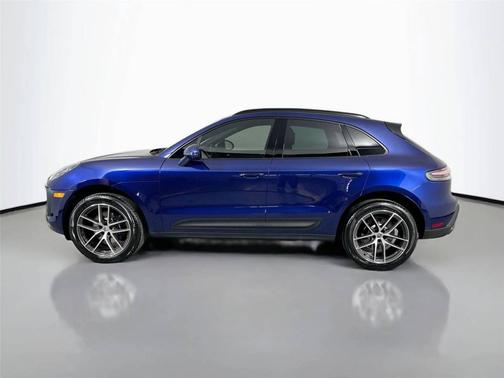 Gentian Blue Metallic 2026 Porsche Macan
