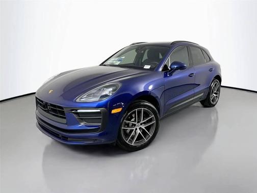 Gentian Blue Metallic 2026 Porsche Macan
